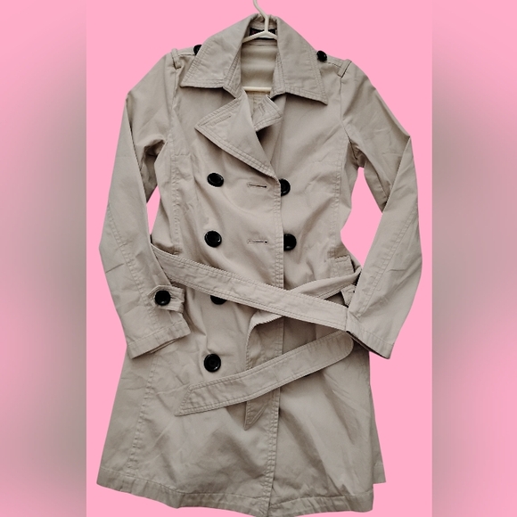 Jackets & Blazers - Classic Beige Vintage Double-Breasted  Trench Coat